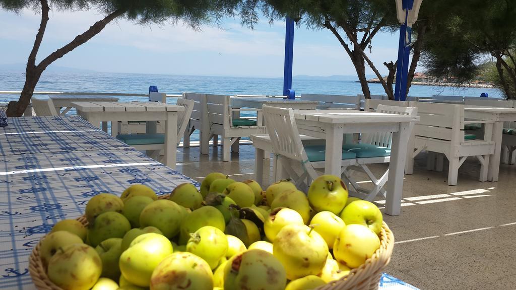 Lipsos Hotel Yeniliman エクステリア 写真